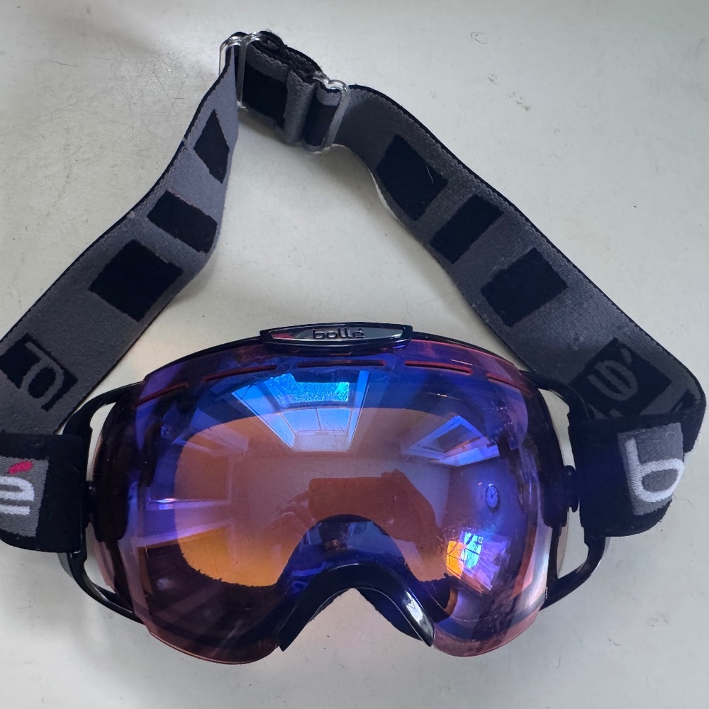 Bolle spherical ski snowboard goggles